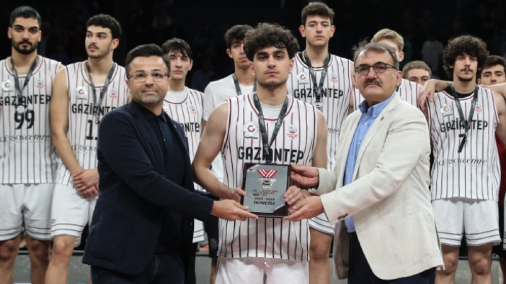 Gaziantep Basketbol takımı Gençler liginde 2. oldu